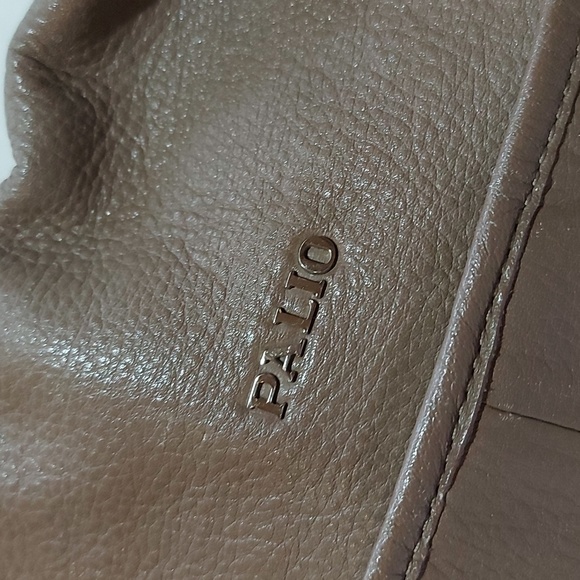 28. PALIO LEATHER CROSSBODY BAG! - Picture 2 of 3